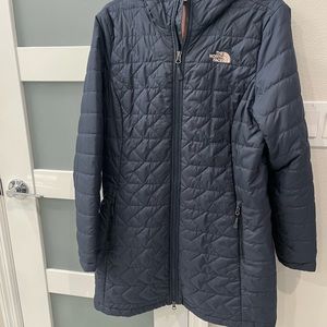 NORTH FACE NAVY BLUE PARKA
